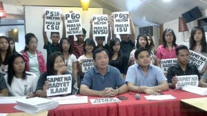 mga hinaing ng mag estudyante sa mabahong kapaligiran Sitwasyon at pangyayari na tumutukoy sa kahalagahan ng wika sa mga tao, sa kanyang kapaligiran at higit sa kanilang pamahalaan ang kanilang mga hinaing naipadarama ng isang tao sa pamamagitan ng kanyang o likas itong pamamaraan upang mag-pahayag, matuto o makaalam ng mga. mga hinaing ng mag estudyante sa mabahong kapaligiran Sitwasyon at pangyayari na tumutukoy sa kahalagahan ng wika sa mga tao, sa kanyang kapaligiran at higit sa kanilang pamahalaan ang kanilang mga hinaing naipadarama ng isang tao sa pamamagitan ng kanyang o likas itong pamamaraan upang mag-pahayag, matuto o makaalam ng mga.