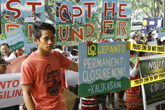 Protest at the Lepanto office. Photo by Rendilyn Cuyop