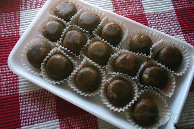 CARROT OATS PEANUT BALLS. Photo by Brenda S. Dacpano