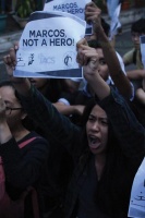 2016_1127marcosburialprotest_deepenaflor01.jpg